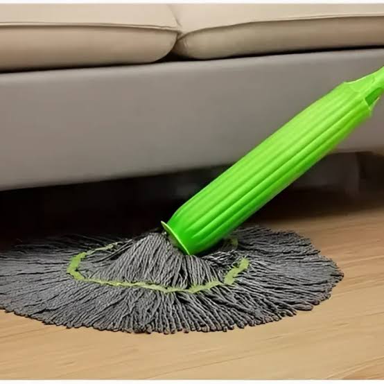 Self-Squeezing Mop™